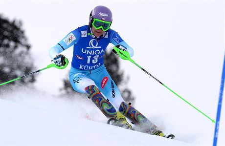 rka Strachov pi senzanm slalomu v rakouskm Khtai.