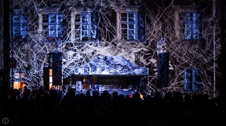 Projekce pro festival elektronické hudby Shotgun na hrad Grabtejn.