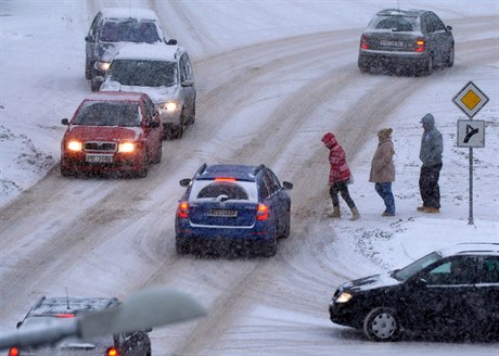 Nejen v Prachaticích komplikuje dopravu sníh.