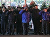 Newyortí policisté salutují mrtvým kolegm