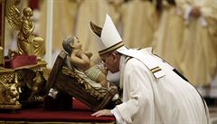 Pape vyzval na tdr den k lsce a dobrot v tkch asech