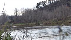 Pevnina je 45 a� 50 metr� dlouhá a 10 a� 15 metr� �iroká