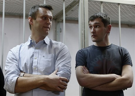 Známý kritik ruského prezidenta Alexej Navalnyj dostal za údajnou zpronevru...