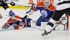 Edmonton kone�n� p�eru�il ���ru devíti porá�ek.