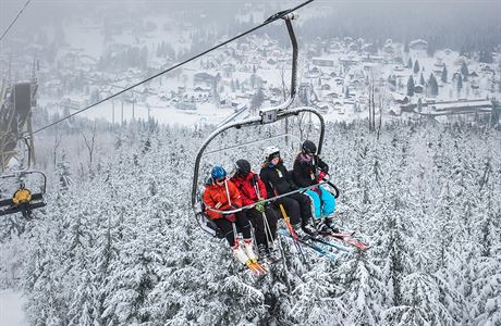 Podmínky k lyování v eských skiareálech jsou dobré.