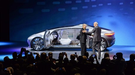 Koncept luxusního samo�iditelného sedanu Mercedes-Benz F 015 Luxury in Motion...