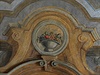 Namalovaný ko s ovocem v kruhovém medailonu v bývalém pokoji hrabcího malíe
