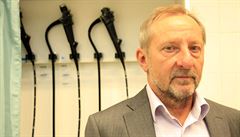 P�ednosta Kliniky hepatogastroenterologie v pra�ském IKEMu Julius �pi�ák.