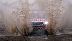 Rallye Dakar - �tvrtá etapa: Jihoafri�an De Villiers s Toyotou.