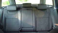 Na zadních sedadlech je více místa, mana�erský v�z to ale stále není.