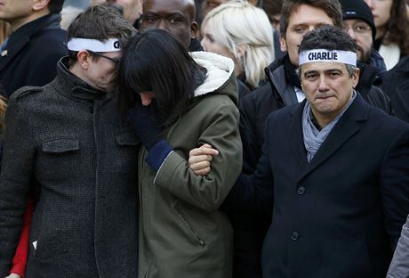 Redaktoi Charlie Hebdo Patrick Pelloux a Luz se pipojili k dalm blzkm...