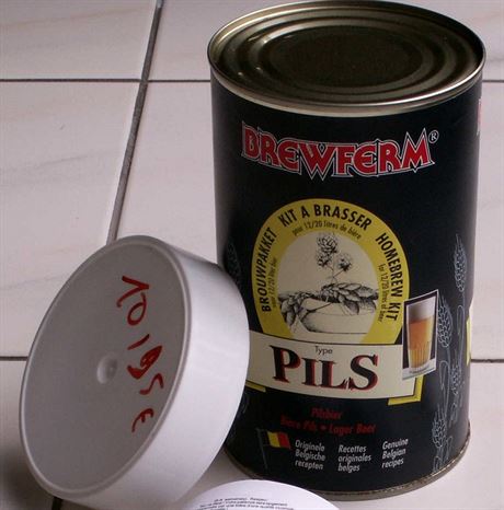 Suroviny potebné k domácímu vaení piva lze zakoupit v pedpipravených kitech.