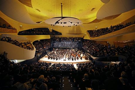 Pohled do koncertní sín, kterou navrhl slavný architekt Jean Nouvel.