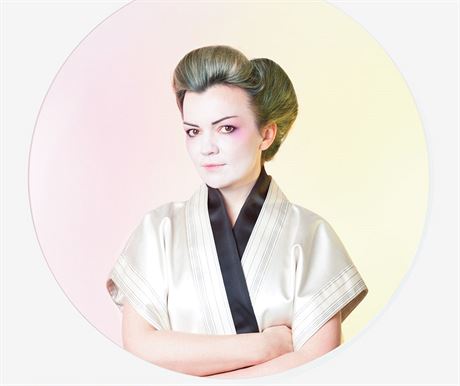 Monika Drápalová v kimonu, které vytvoila jako cenu pro letoní udílení cen...