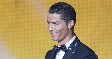 Cristiano Ronaldo s trofejí.