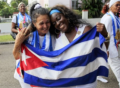 Svoboda! Kubánské disidentky Aide Gallardová (vlevo) a Sonia Garrová oslavují...