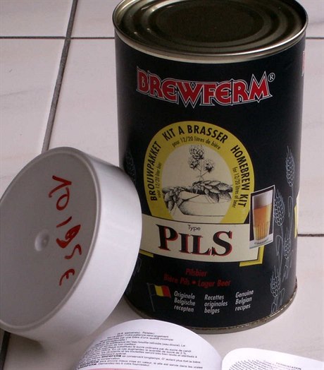 Suroviny potřebné k domácímu vaření piva lze zakoupit v předpřipravených kitech.