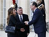 Francois Hollande vítá jordánského krále Abdullaha a jeho enu, královnu Raniu,...
