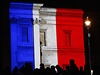 Národní galerie v Londýn se veer promnila ve francouzskou vlajku.