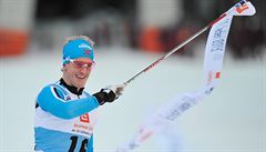 Radost v cíli. Morten Eide Pedersen si triumf nále�it� vychutnal.