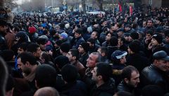 Armén�tí demonstranti v Jerevanu se do�adují vydání ruského vojáka