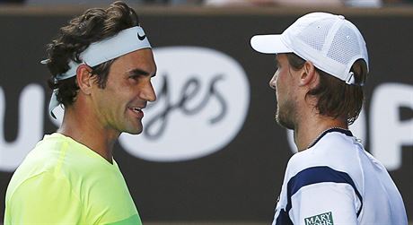 Andreas Seppi (vpravo) vyadil Rogera Federera.