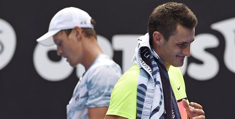 Tom Berdych (vlevo) a Bernard Tomic.