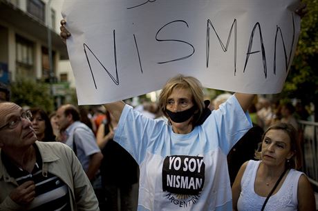 Argentinci poaduj dn vysvtlen kontroverzn smrti alobce.