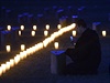 Zapálení svíek v Terezín jako vzpomínka na obti nacistického teroru bhem...