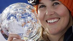 Sarah Burkeová kralovala. S k�i��álovým glóbem pro vít�zku Sv�tového poháru.
