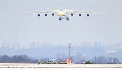 V Monov pistl Antonov An-225 Mrija, nejvt letoun na svt