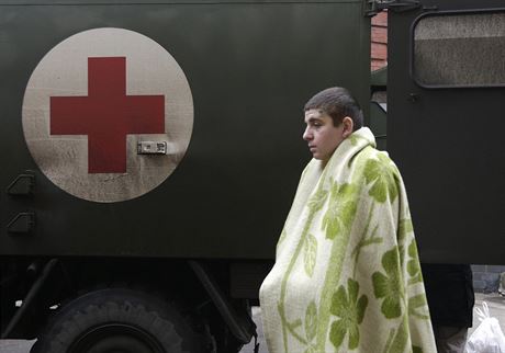 Zranný ukrajinský voják v nemocnici v Artemivsku.
