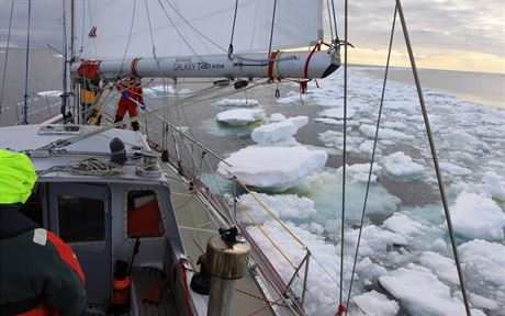 esko-polsk expedice plujc k Antarktid hled cestu pes led