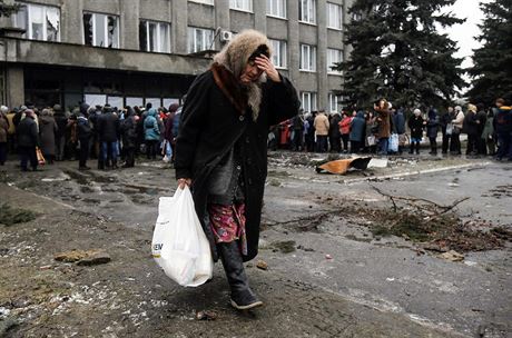 Fronta na humanitrn pomoc v Debalcevu.