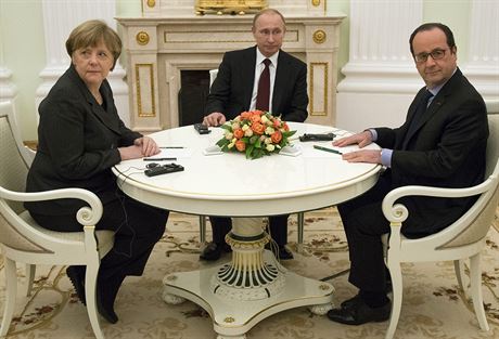 Vladimir Putin, Francois Hollande a Angela Merkelová.
