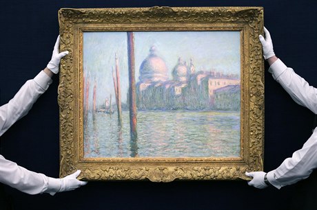 Monetv obraz Velký kanál v londýnské aukní síni Sothebys.
