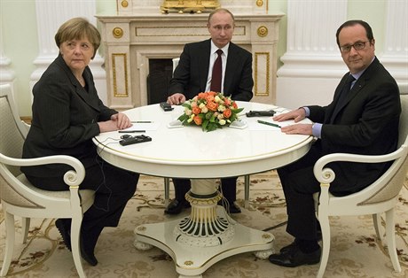 Vladimir Putin, Francois Hollande a Angela Merkelová.