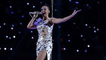 Na Super Bowl si našla cestu řada celebrit. Zpěvačka Katy Perry dokonce před...