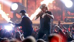 Na pedávání cen Grammy vystoupili i legendární australtí rockei AC/DC