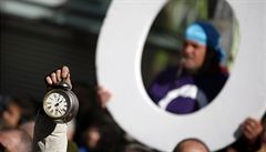 �as starých po�ádk� se krátí, tvrdí p�íznivci Podemosu. Budík odtikává poslední...