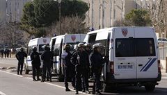 Jednotky francouzské poádkové policie v Marseille.