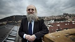 �editel Ústavu pro jazyk �eský Akademie v�d Karel Oliva