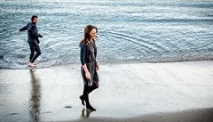 Snímek Knight of Cups (Rytí pohár).  V hlavních rolích Natalie Portmanová a...