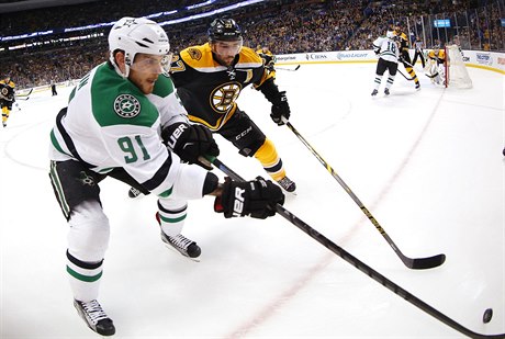 TYLER SEGUIN. Zábavný útoník. Zejm jen zranní ho obralo o Art Ross Trophy...