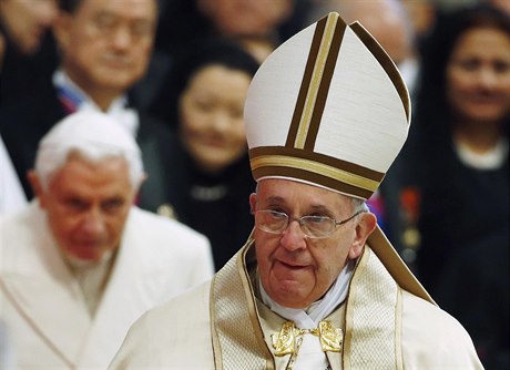 Pape Frantiek uvedl do úadu 20 nových kardinál.