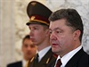 Ukrajinský prezident Petro Poroenko na jednání v Minsku.