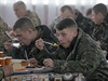 Noví rekruti se severn od Kyjeva pipravují na tvrdý trénink pedcházející...