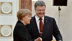 Cesta k mru na Ukrajin bude tk, dn zruky nejsou, ekla Merkelov