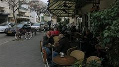 Jako ten Izrael, stát, který vznikl ze vzdoru a vzdorem je udr�ovaný.