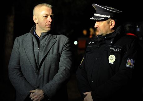 Policejní prezident Tomá Tuhý (vlevo) a ministr vnitra Milan Chovanec.